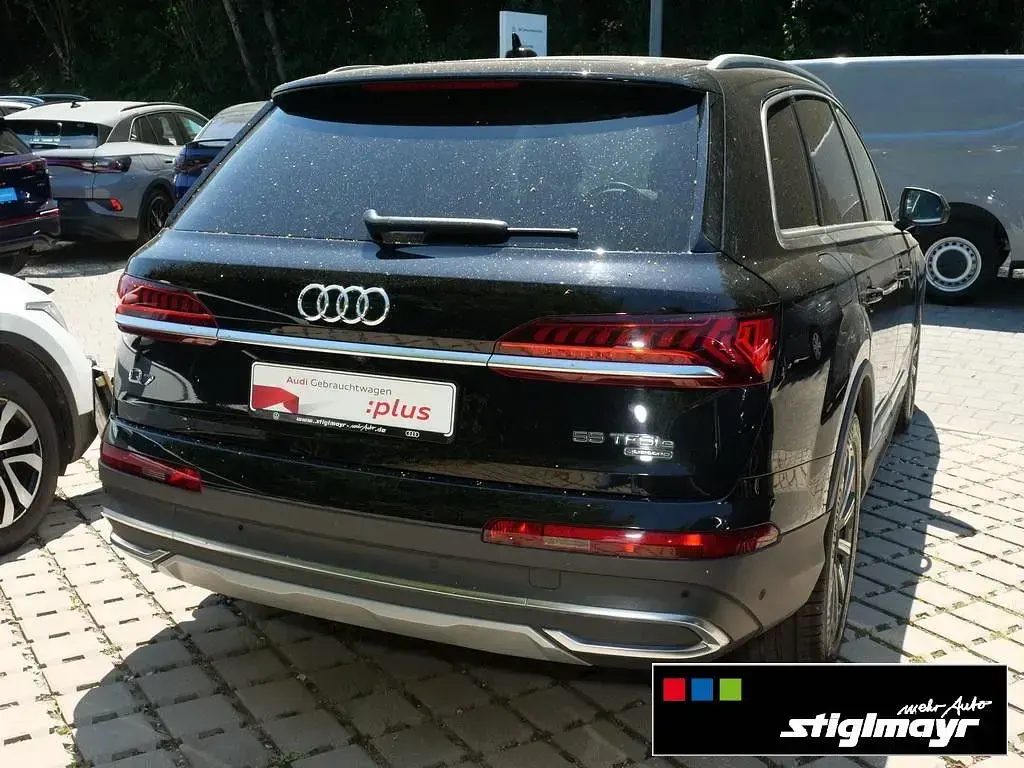 Używany Audi Q7 Ambiente 381 KM (280 kW) 2021 Czarny SUV
