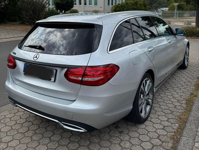 Gebraucht Mercedes 300 204 PS (150 kW) 2015 Silber Kombi
