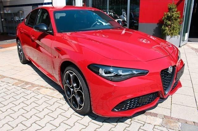 Rot Gebraucht 2023 Alfa Romeo Giulia Competizione Limousine | 38.900 € (Guter Preis) - Bild 1/4