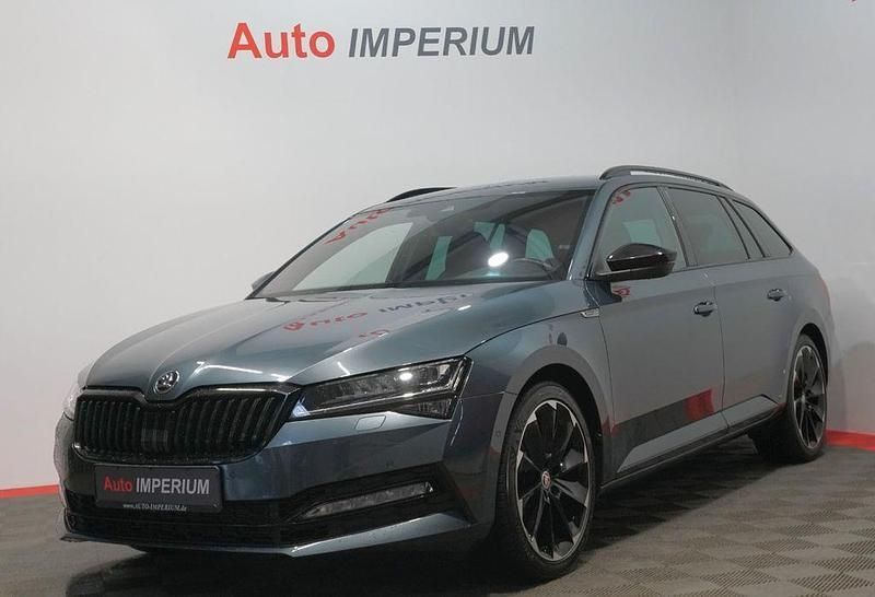 Grau Gebraucht 2022 Skoda Superb SportLine Kombi | 34.990 € (Fairer Preis) - Bild 1/4
