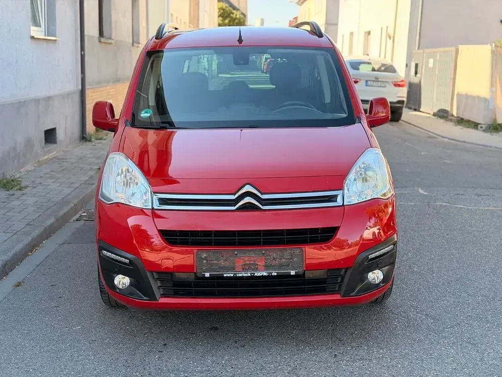 Gebraucht Citroën Berlingo Shine 120 PS (88 kW) 2016 Rot Van / Kleinbus