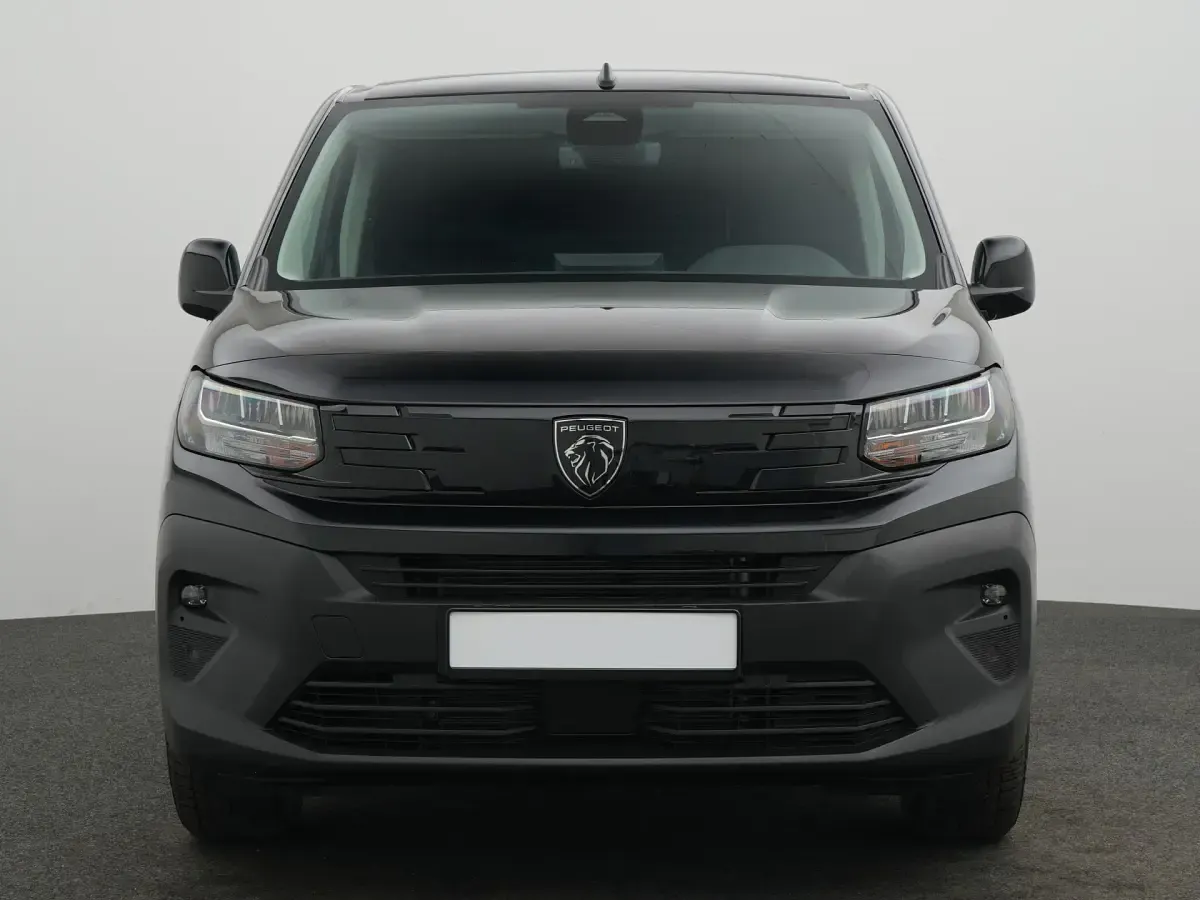 Neu Peugeot Partner 131 PS (96 kW) 2025 Perlaneraschwarz Van / Kleinbus