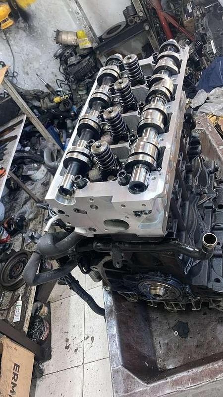 Gebraucht VW Touran Highline 140 PS (102 kW) 2004 Schwarz Van / Kleinbus