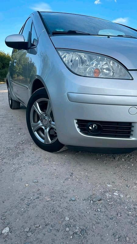 Grau Gebraucht 2006 Mitsubishi Colt Kleinwagen | 1.500 € - Bild 1/4