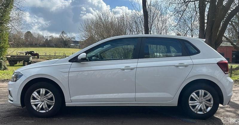 Gebraucht VW Polo Trendline 65 PS (47 kW) 2018 Weiß Kleinwagen