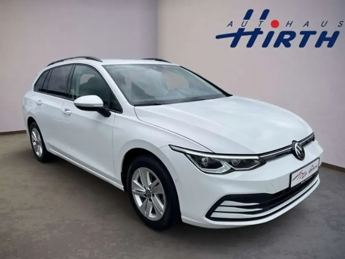 Gebraucht VW Golf VII Life 110 PS (80 kW) 2021 Pure white Kleinwagen