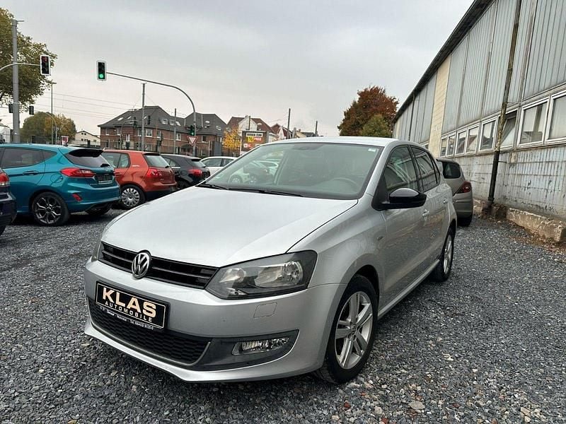 Silber Gebraucht 2012 VW Polo Match Kleinwagen | 4.950 € (Fairer Preis) - Bild 1/4
