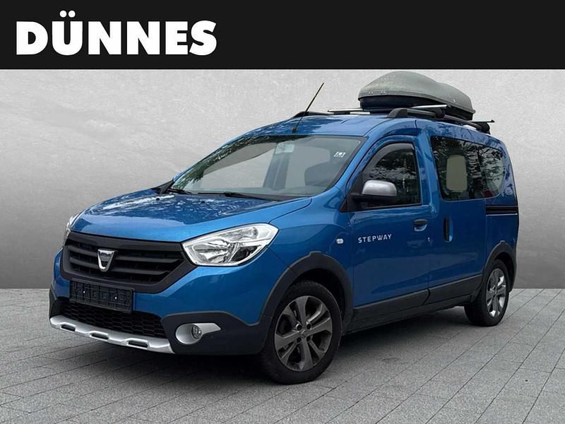 Blau sky metallic Gebraucht 2016 Dacia Dokker Stepway Van / Kleinbus | 8.885 € (Teuer) - Bild 1/4