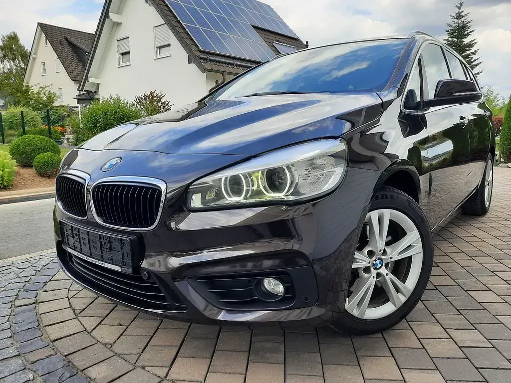 Gebraucht BMW 218 Gran Tourer Advantage 150 PS (110 kW) 2015 Braun Van / Kleinbus