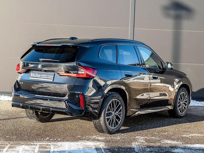 Neu BMW X1 Performance 156 PS (114 kW) 2025 Saphirschwarz SUV