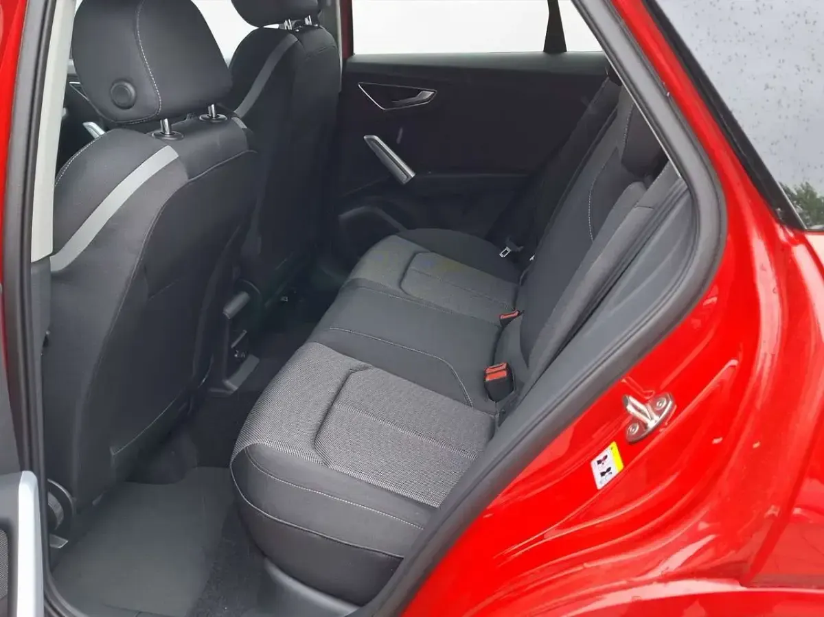Neu Audi Q2 S-Line 150 PS (110 kW) 2025 Progressivrot metallic SUV