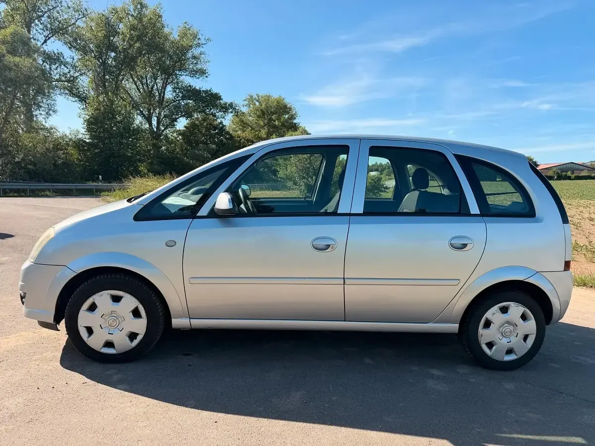 Gebraucht Opel Meriva 90 PS (66 kW) 2007 Silber Van / Kleinbus