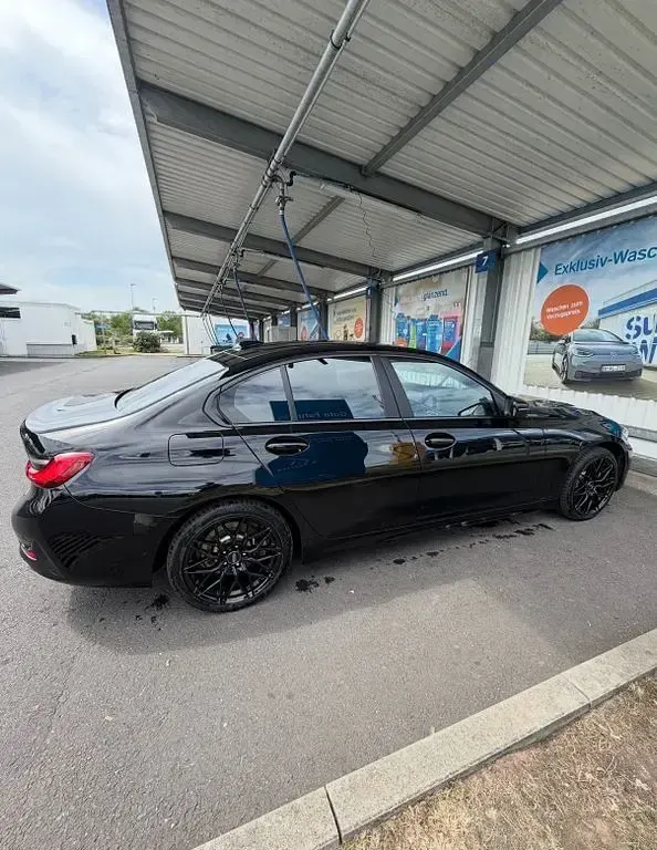 Gebraucht BMW 330e Advantage 292 PS (214 kW) 2022 Schwarz Limousine