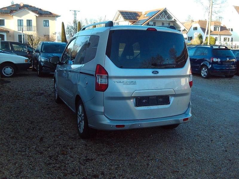 Gebraucht Ford Tourneo Courier Titanium 101 PS (74 kW) 2020 Silber Van / Kleinbus