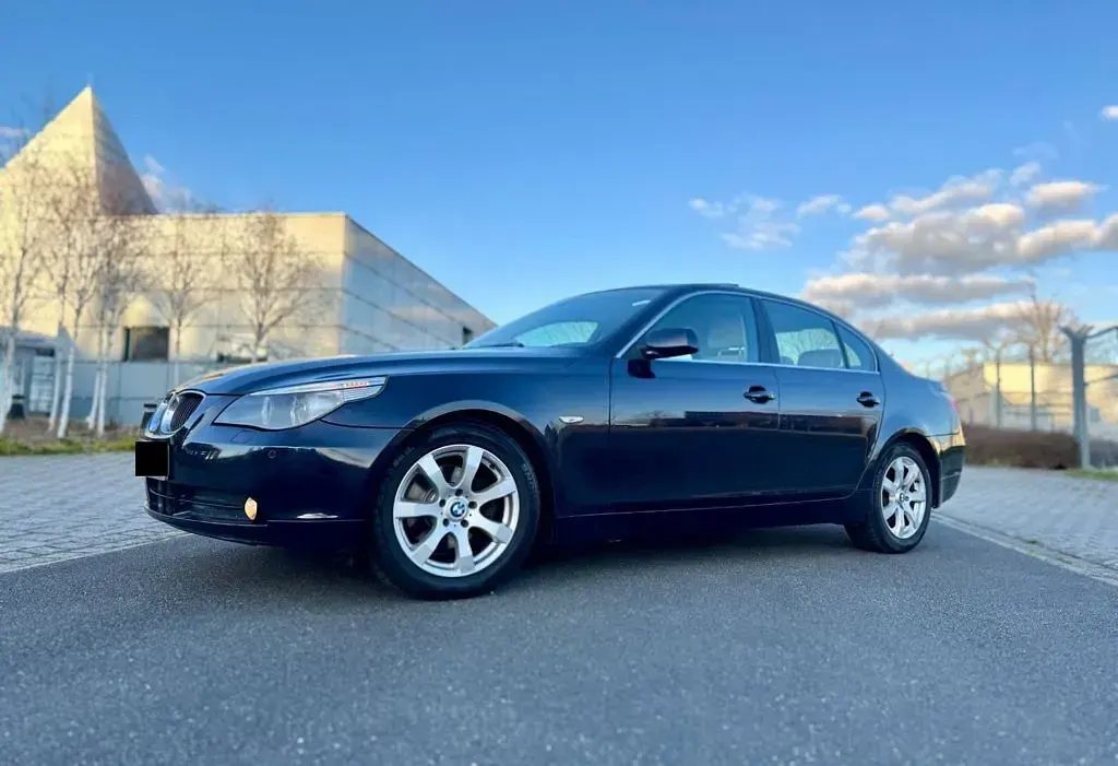 Gebraucht BMW 523 177 PS (130 kW) 2006 Blau Limousine