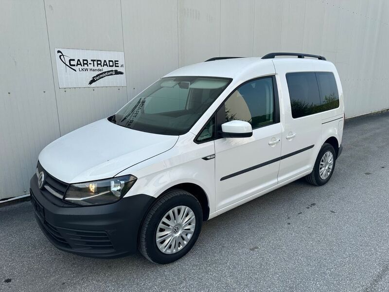 Weiß Gebraucht 2015 VW Caddy Beach Van / Kleinbus | 5.900 € - Bild 1/4