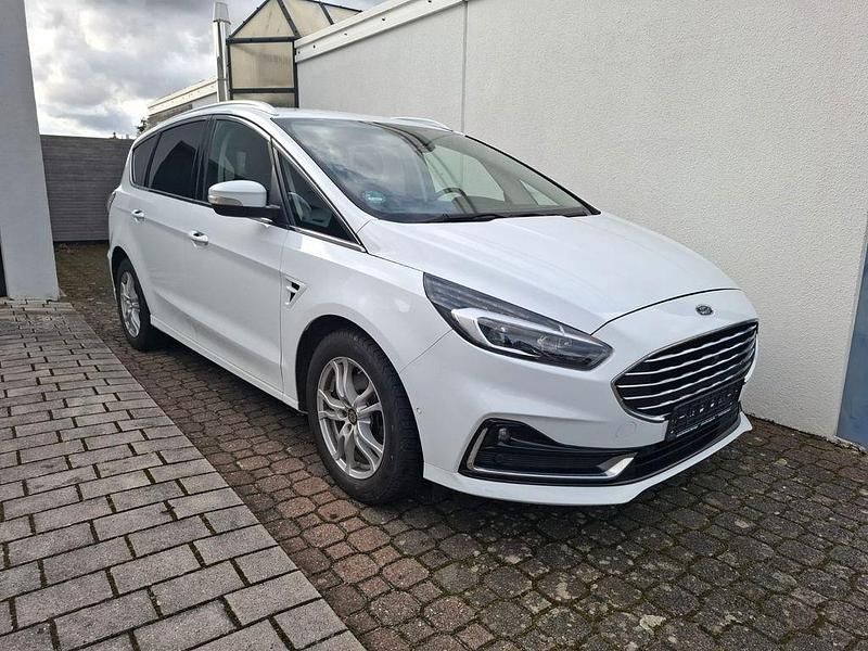 Gebraucht Ford S-MAX Titanium 190 PS (139 kW) 2020 Weiß Van / Kleinbus