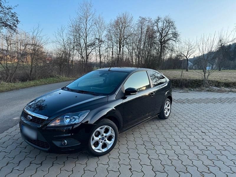 Gebraucht Ford Focus 100 PS (73 kW) 2010 Schwarz Coupé