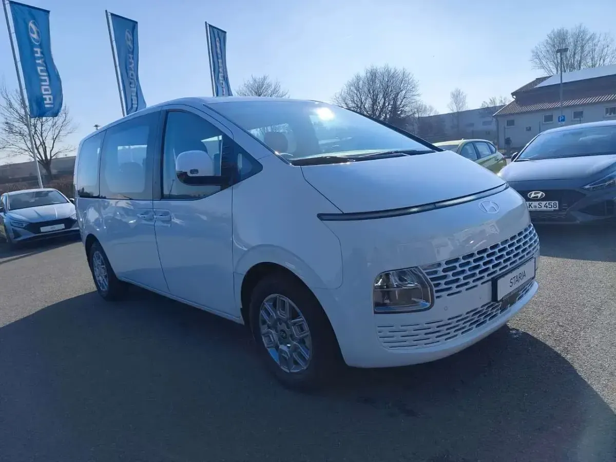 Gebraucht Hyundai Staria 224 PS (164 kW) 2026 Weiß Van / Kleinbus
