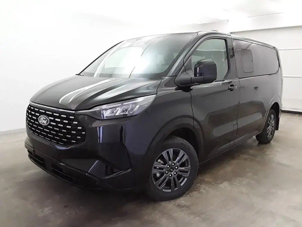 Gebraucht Ford Tourneo Custom Titanium 233 PS (171 kW) 2025 Obsidianschwarz metallic Van