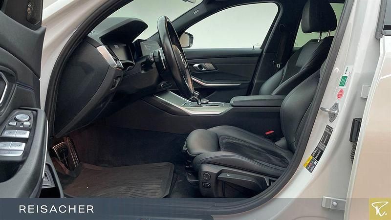 Gebraucht BMW 330e Efficient Dynamics 184 PS (135 kW) 2021 Mineralweiß metallic Kombi