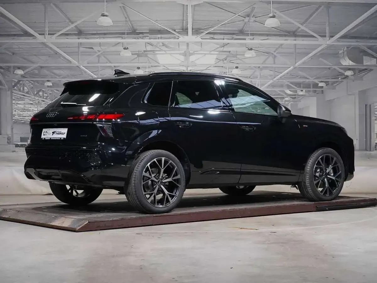 Neu Audi Q3 S-Line 204 PS (150 kW) 2025 Schwarz SUV