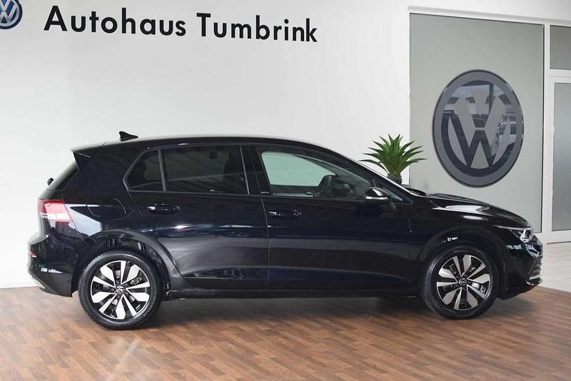 Gebraucht VW Golf VIII Move 116 PS (85 kW) 2023 Deep black perleffekt Limousine