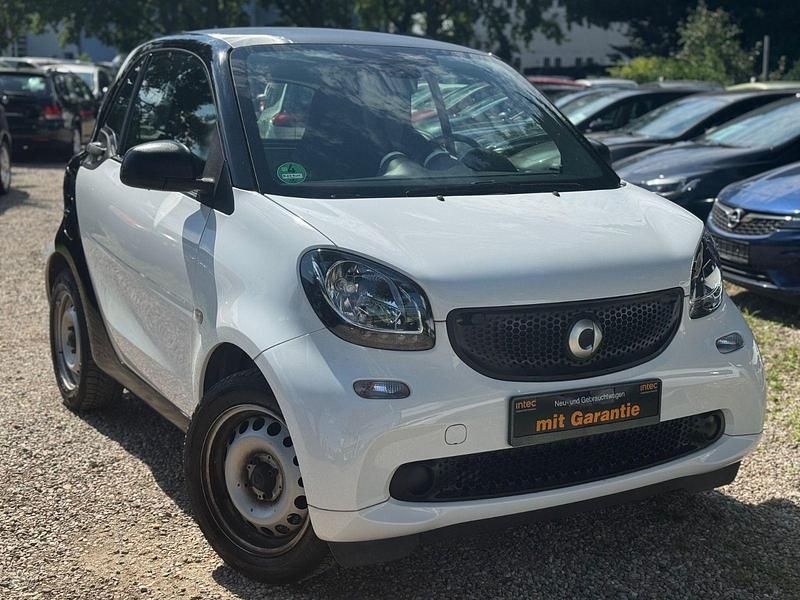 Weiß Gebraucht 2015 Smart ForTwo Coupé Coupé | 7.990 € (Guter Preis) - Bild 1/4
