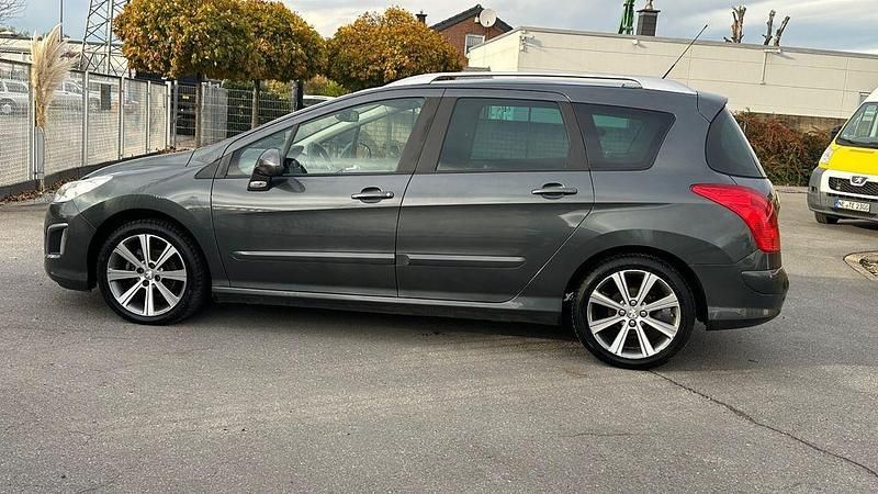 Gebraucht Peugeot 308 Active 111 PS (81 kW) 2011 Grau Kombi