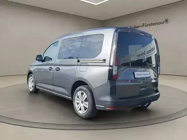 Usata VW Caddy 122 CV (89 kW) 2022 Grigio Monovolume