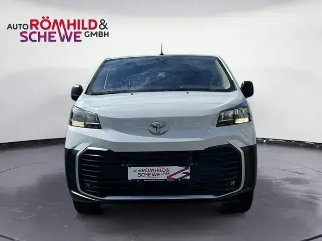 Gebraucht Toyota Proace 144 PS (105 kW) 2024 Ice white Van / Kleinbus