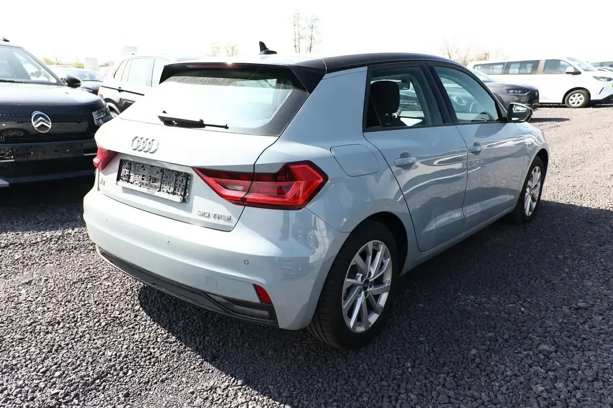 Gebraucht Audi A1 Sportback Advanced 110 PS (80 kW) 2023 Pfeilgrau perleffekt Kleinwagen