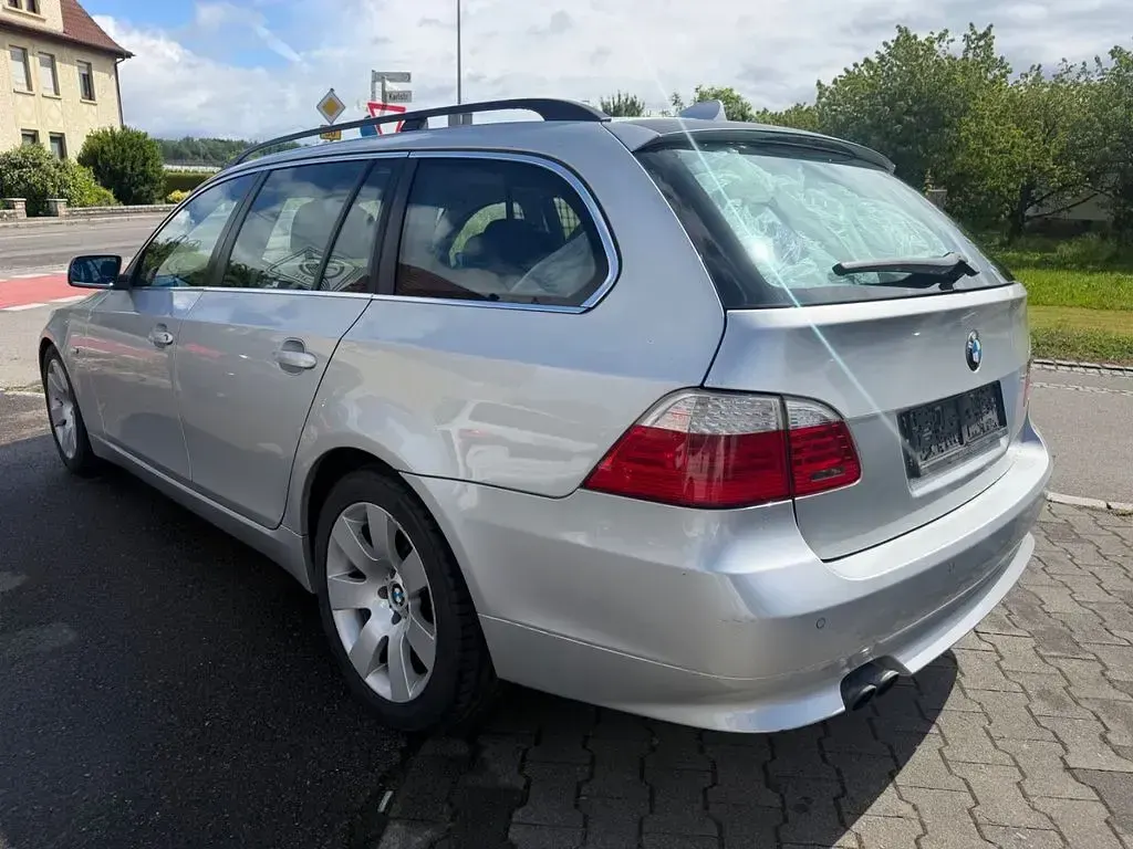 Gebraucht BMW 525 Sport Line 197 PS (144 kW) 2007 Silber Kombi