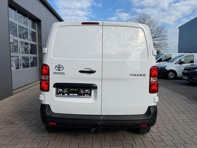 Gebraucht Toyota Proace 144 PS (105 kW) 2022 Weiß Van / Kleinbus