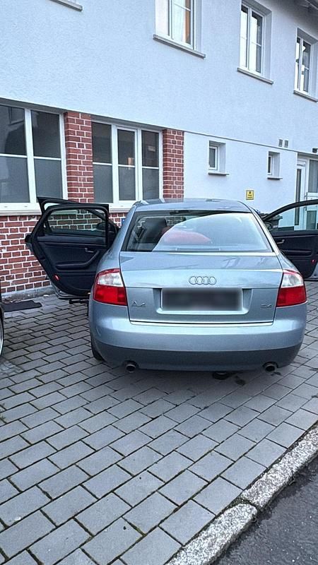 Second-hand Audi A4 170 CP (125 kW) 2001 Albastru Berlinǎ