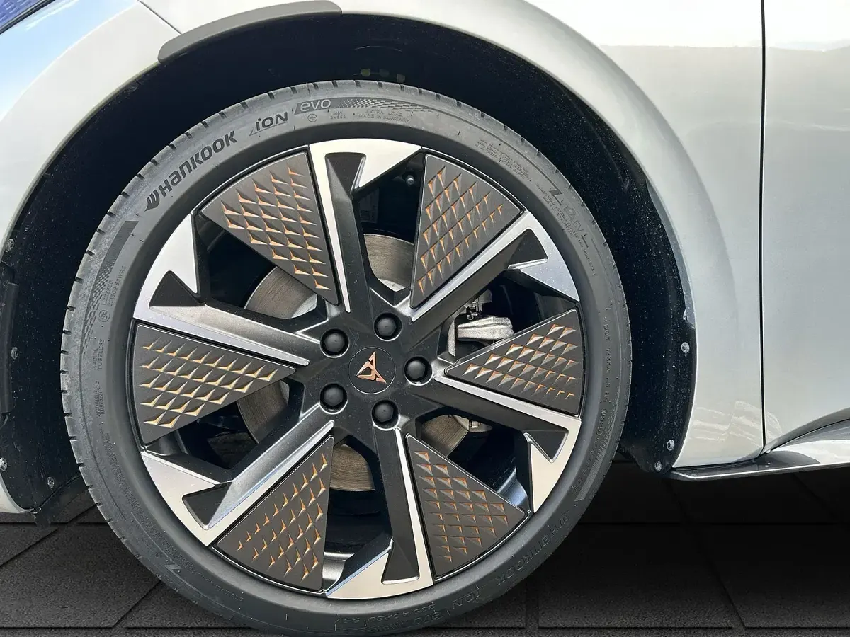 Gebraucht Cupra Born VZ 239 kW (326 PS) 2025 Silber Kleinwagen