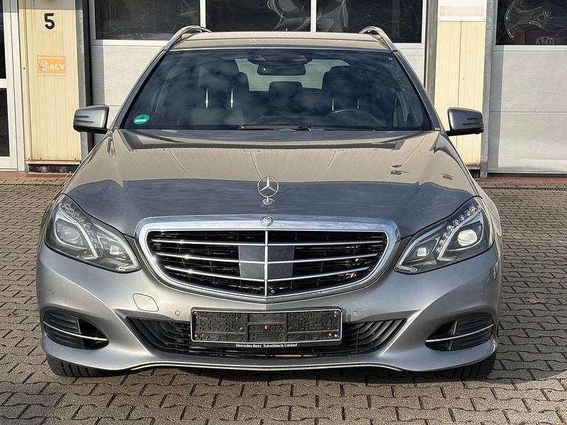 Gebraucht Mercedes E300 204 PS (150 kW) 2014 Palladiumsilber  metalliclack Kombi
