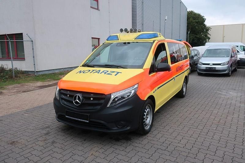 Gebraucht Mercedes Vito 190 PS (139 kW) 2015 Gelb Van