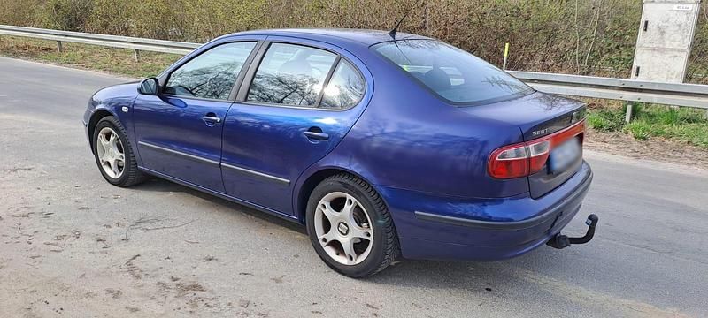 Gebraucht Seat Toledo 101 PS (74 kW) 2004 Blau Limousine
