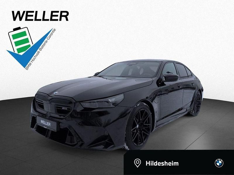 Black sapphire (schwarz) Gebraucht 2025 BMW M5 Shadowline Limousine | 121.900 € (Superpreis) - Bild 1/4