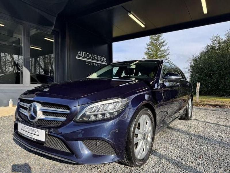 Usata Mercedes C220 194 CV (142 kW) 2019 Blu Berlina