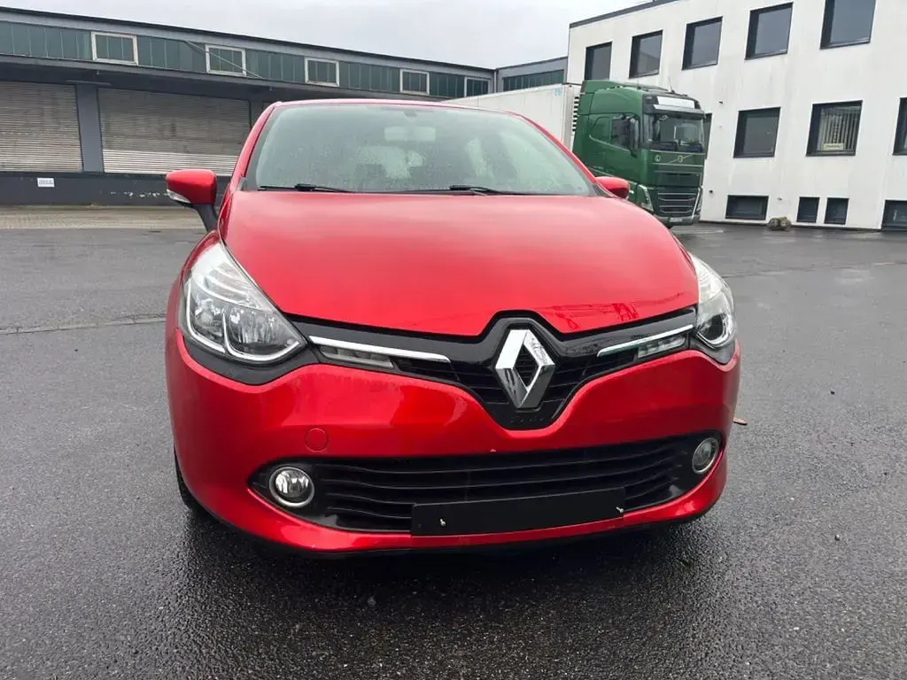 Gebraucht Renault Clio IV Life 75 PS (55 kW) 2016 Rot Limousine
