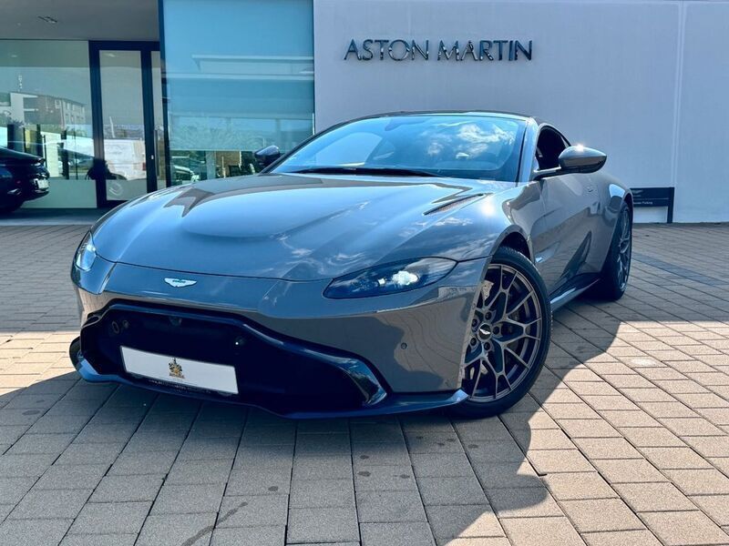 Grau Gebraucht 2020 Aston Martin V8 Vantage Coupé | 139.900 € (Fairer Preis) - Bild 1/4