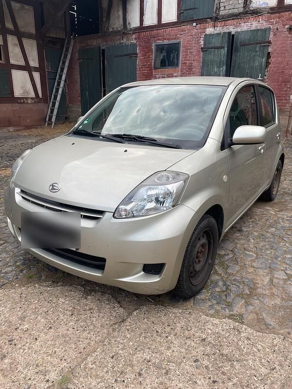 Gold Gebraucht 2010 Daihatsu Sirion Kleinwagen | 600 € (Superpreis) - Bild 1/4