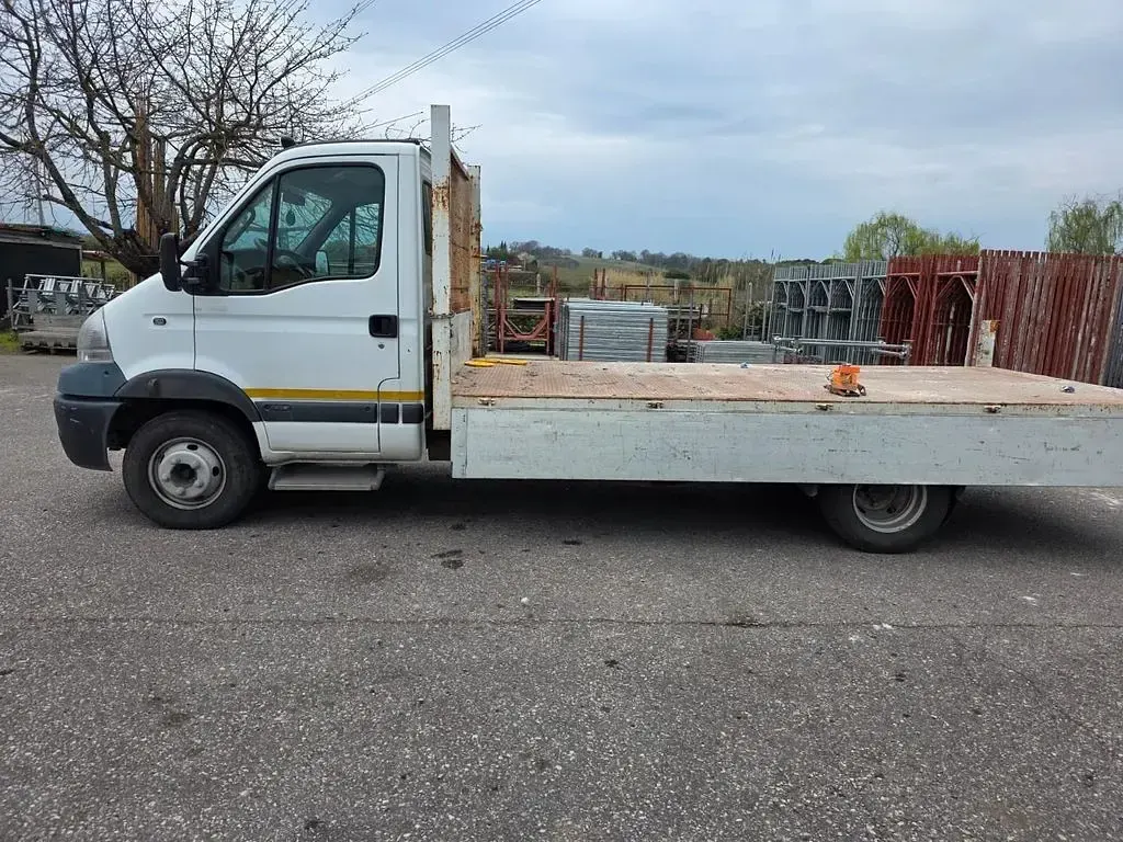 Używany Renault Master 160 KM (117 kW) 2005 Biały Minivan