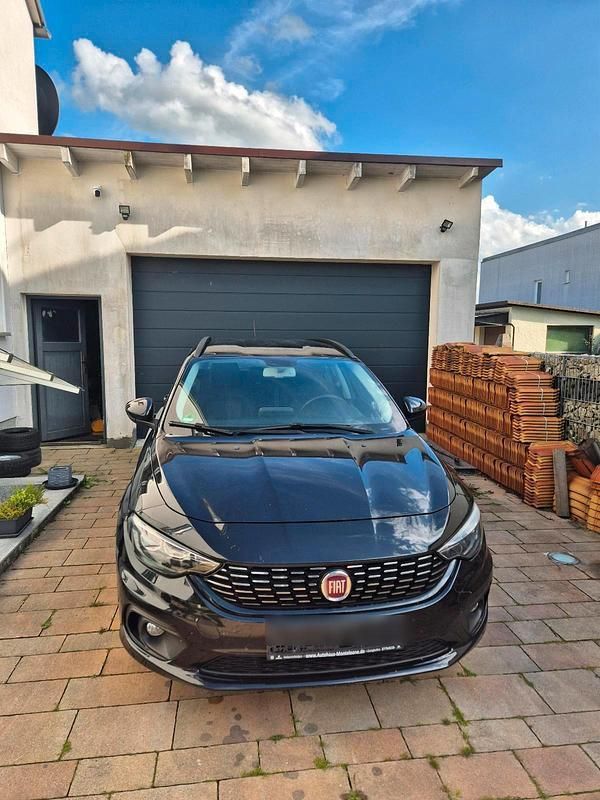 Schwarz Gebraucht 2017 Fiat Tipo Kombi | 8.400 € (Guter Preis) - Bild 1/4