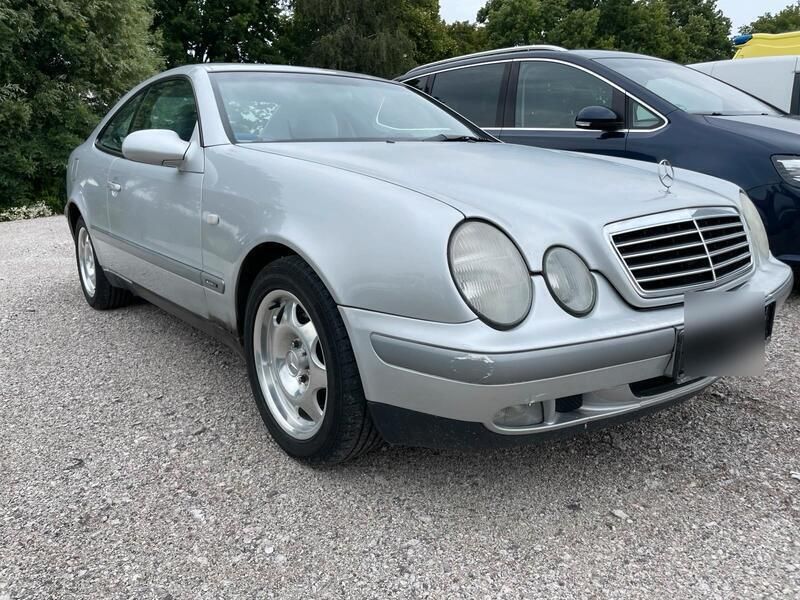 Silber Gebraucht 1997 Mercedes CLK230 Coupé | 800 € - Bild 1/4