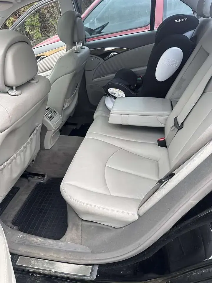 Gebraucht Mercedes E280 190 PS (139 kW) 2009 Schwarz Limousine