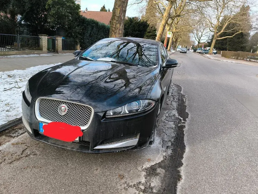 Second-hand Jaguar XF 200 CP (147 kW) 2014 Negru Berlinǎ