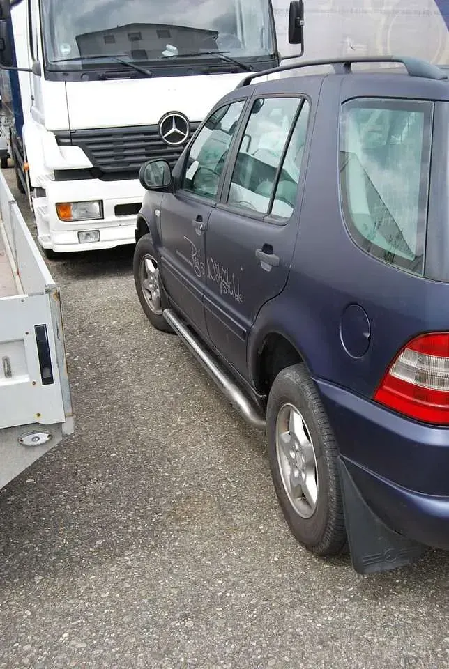 Gebraucht Mercedes ML270 163 PS (119 kW) 2001 Blau SUV